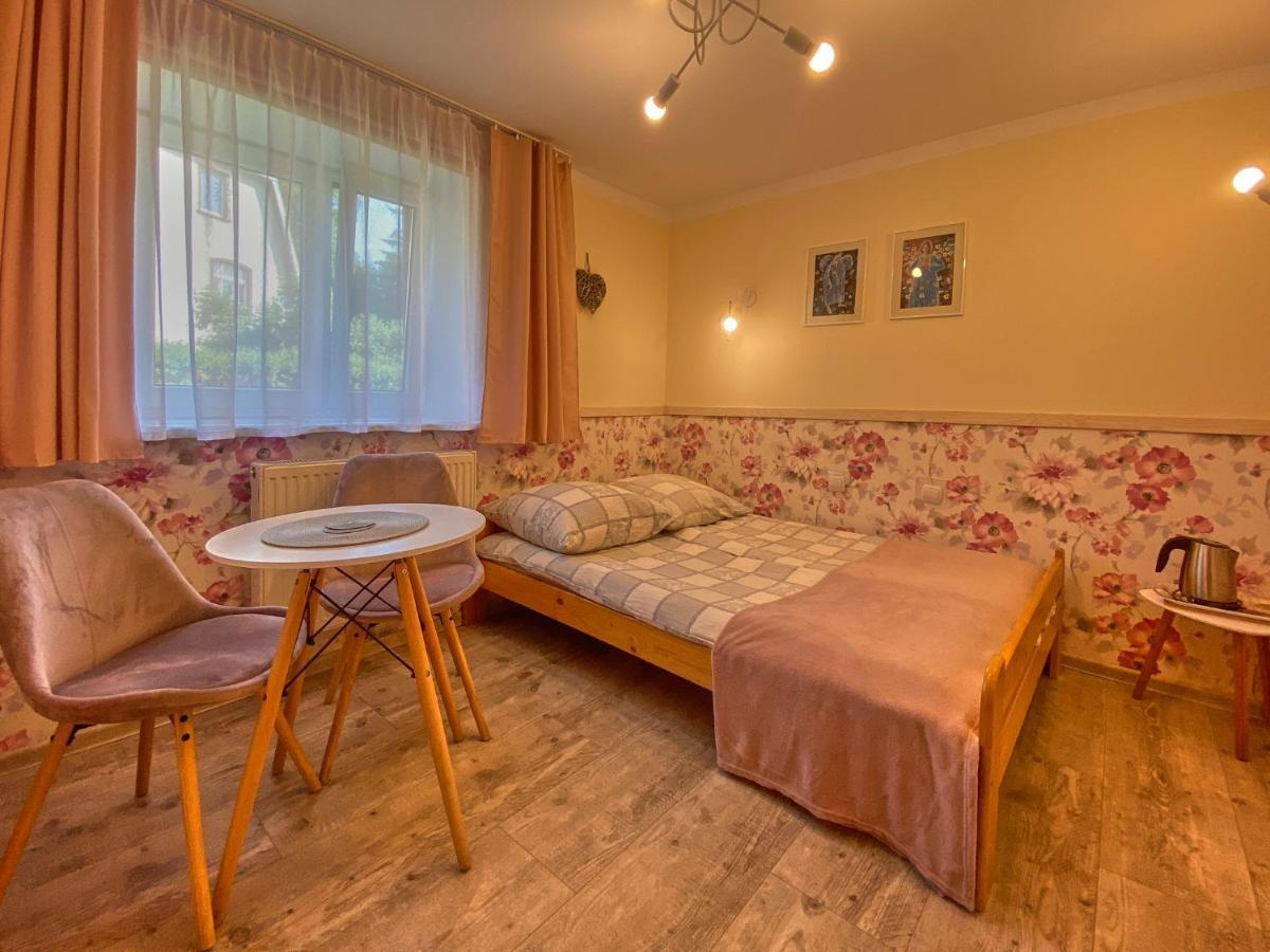 Dom Pod Wedrownym Aniolem Apartment ชกลาร์สกา ปอเรมบา ภายนอก รูปภาพ